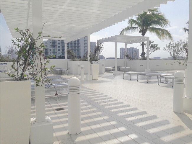 Building Photo - 4250 Biscayne Blvd