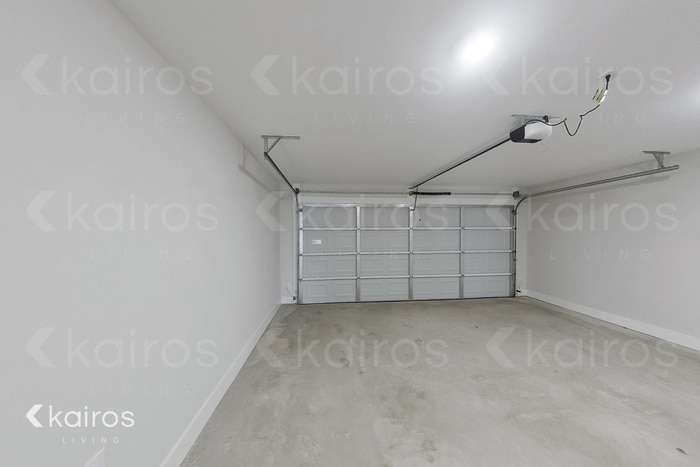 Building Photo - 782 Heather Dr