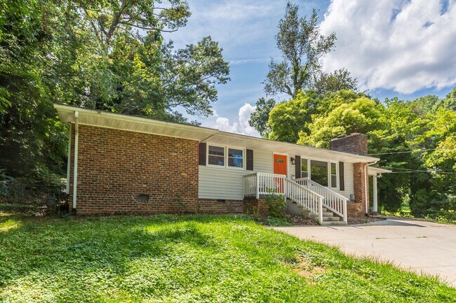 Building Photo - Ardmore Townhome Available Now