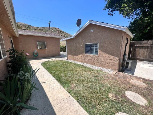 Building Photo - 29717 Hunstock St