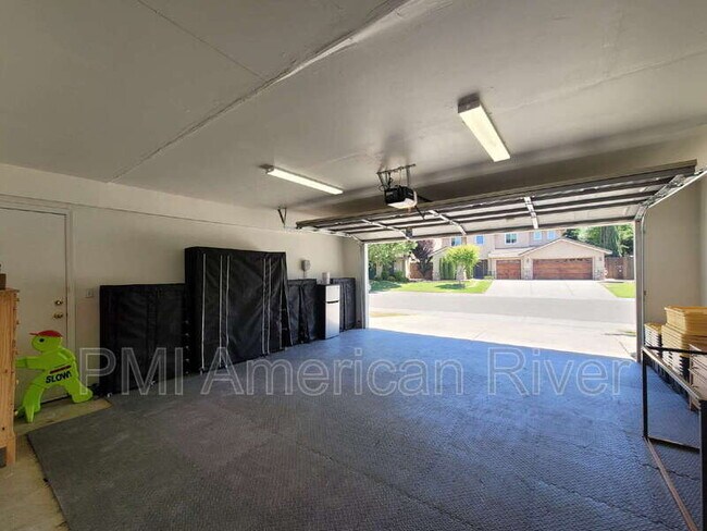 Building Photo - 461 Ebi Way