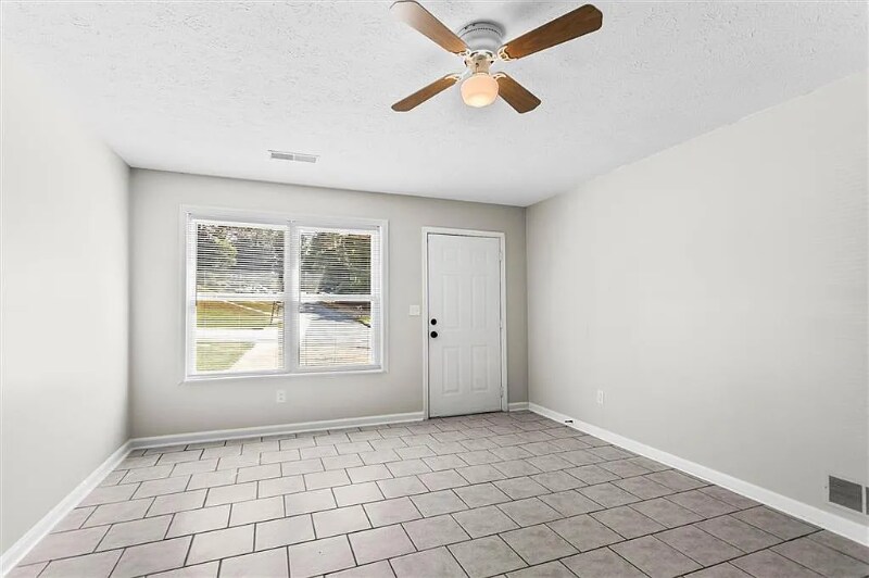 Building Photo - 176 Timber Creek Ln SW