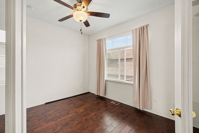 Building Photo - FURNISHED or unfurnished - 3 bed 3 bath Gated Highlands Ranch Home!