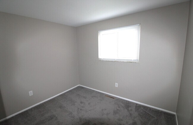 Building Photo - 5071 Albany Dr