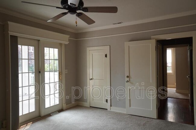 Building Photo - 2721 W Cassia St