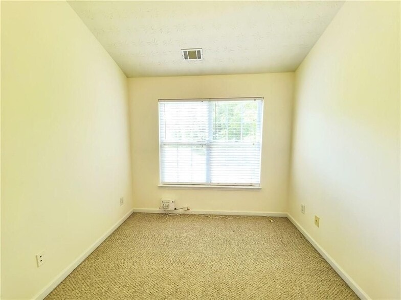 Building Photo - 619 Kenridge Way