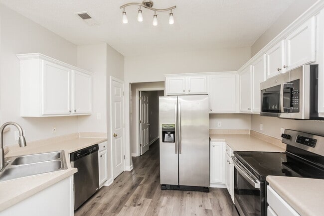 Building Photo - 2675 Meis Ln