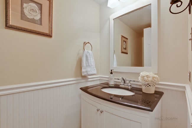 Building Photo - 3810 Tecoma Dr