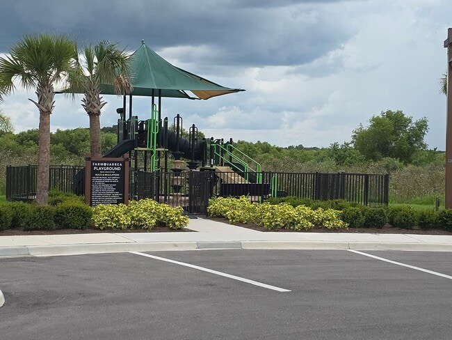 Building Photo - New 4/2 Home In Great Community
