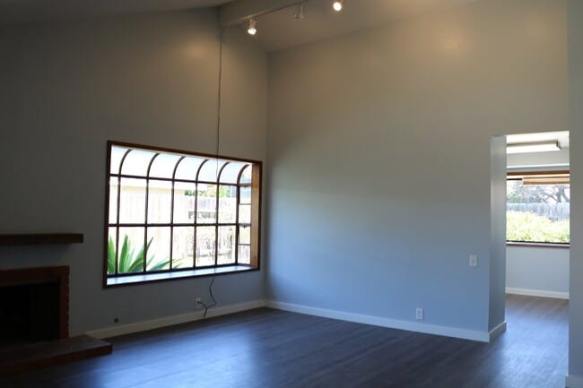 Building Photo - Beautiful 4-bedroom 2 bath Carpinteria hom...