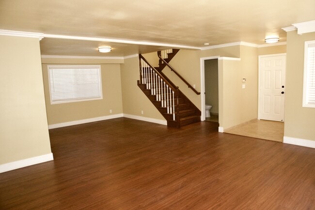 Building Photo - 2103 MacKay Ln