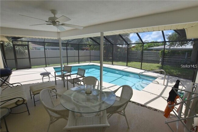 Building Photo - 3926 Calliandra Dr