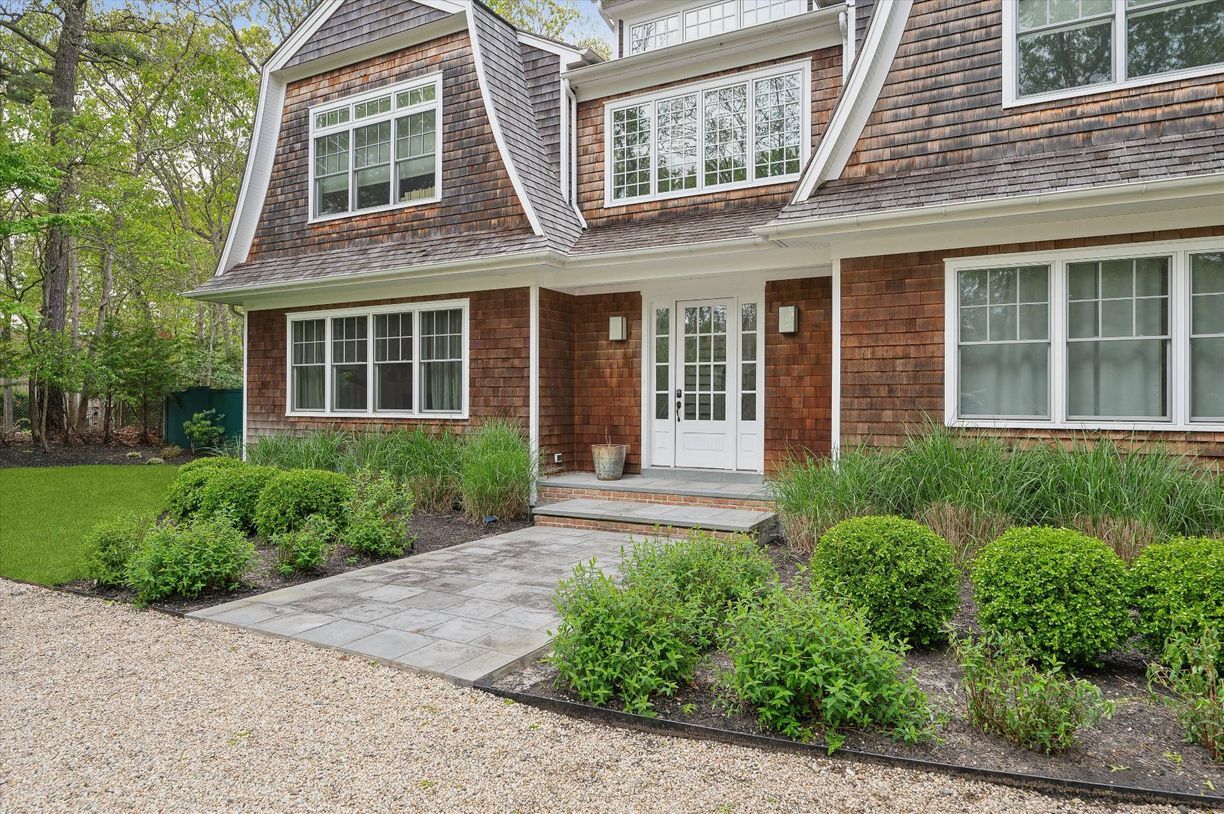 Building Photo - 201 Roses Grove Rd