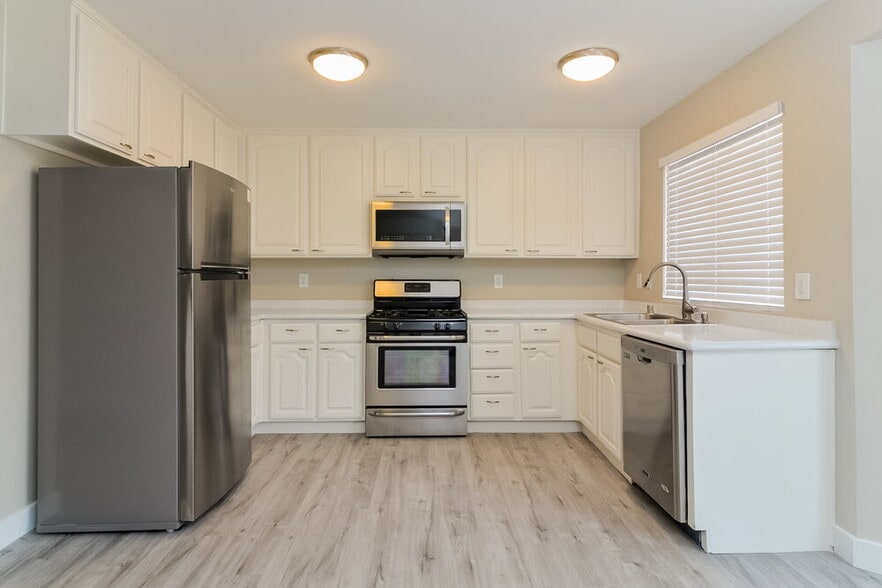 Building Photo - 129 Primero Way