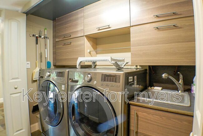 Building Photo - 112 Pinebrook Dr