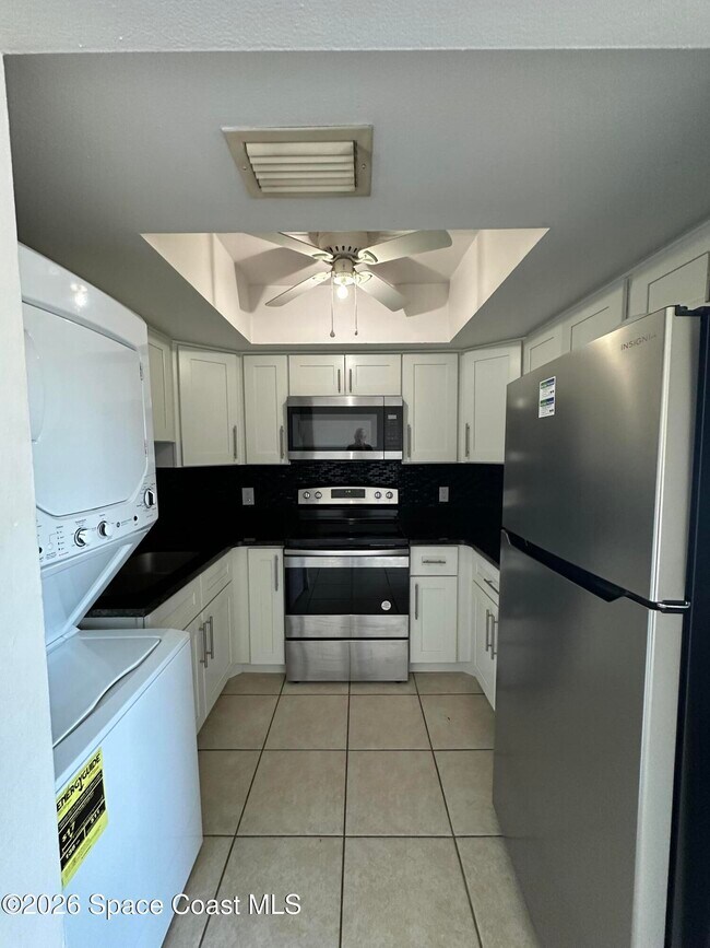 Building Photo - 837 Hickory St