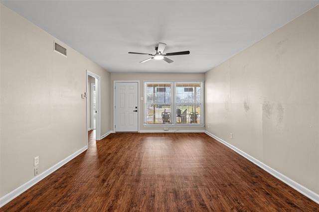 Building Photo - 1747 Mariposa Dr