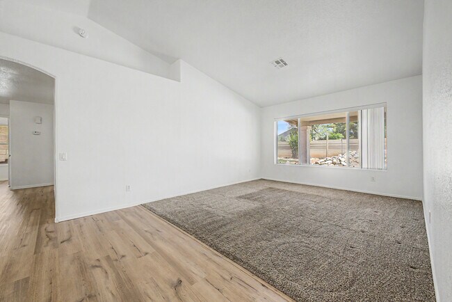 Building Photo - 20633 N 63rd Dr
