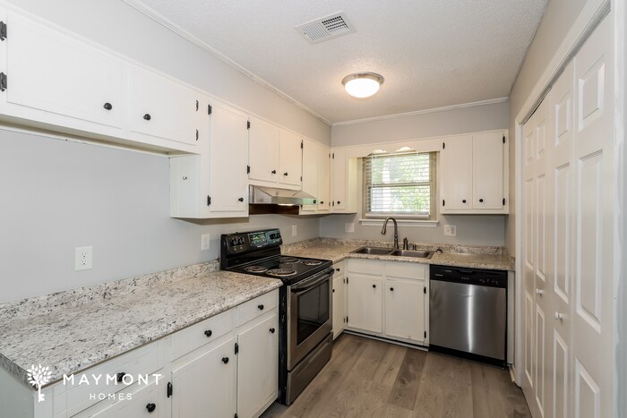 Building Photo - 304 E Wynngate Dr