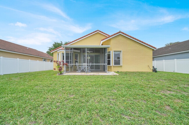 Building Photo - 6404 C Durham Dr