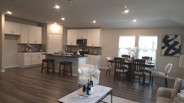 Building Photo - 3401 Triumph Dr