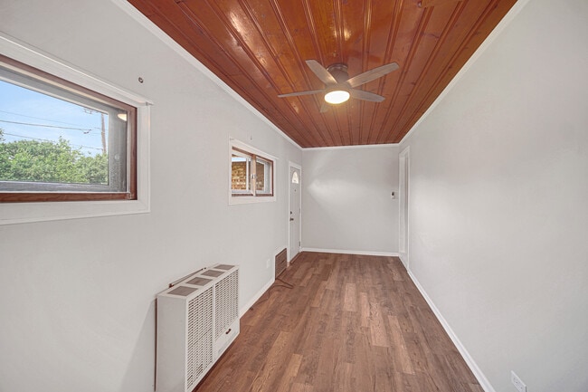 Building Photo - 9600 Kilpatrick Ave