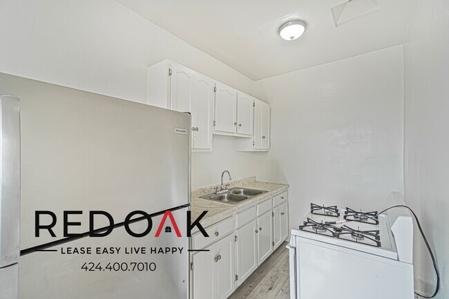 Building Photo - 357 S Alvarado St