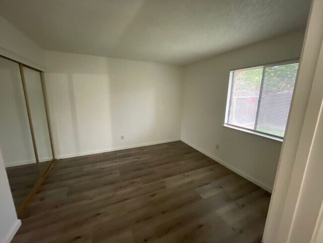 Building Photo - 4162 W Palo Alto Ave