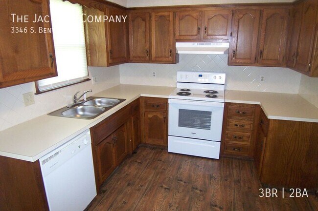 Building Photo - 3346 S Benton Ave