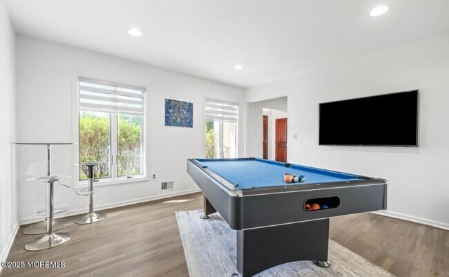 Building Photo - 16 Bridle Dr