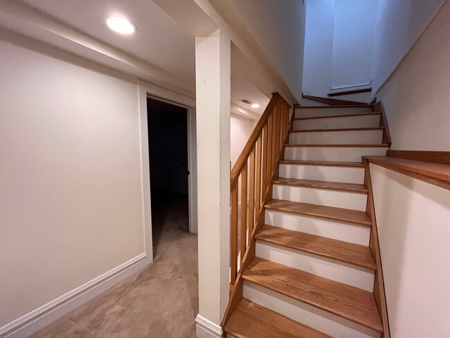 Building Photo - 5419 N Ravenswood Ave