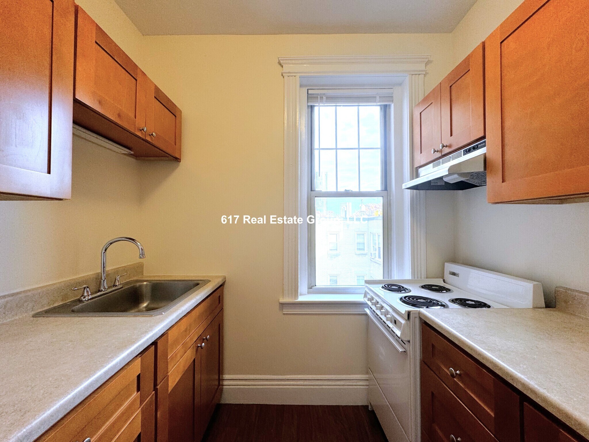 Building Photo - 31 Park Dr