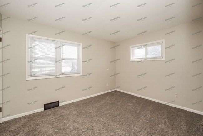 Building Photo - 2365 Pelton Ave