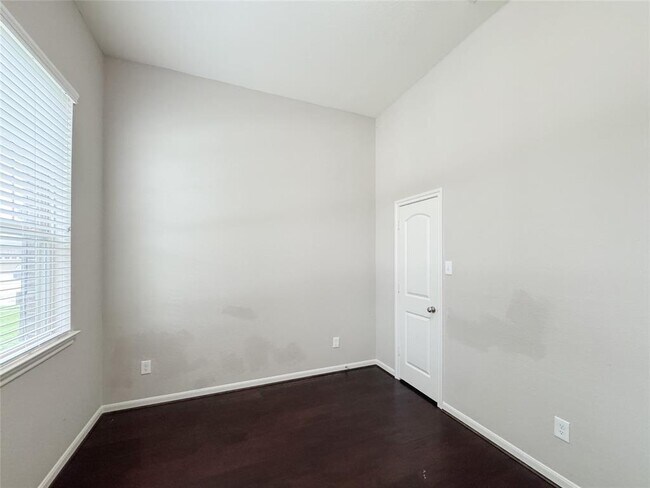 Building Photo - 4714 Western Brook Dr