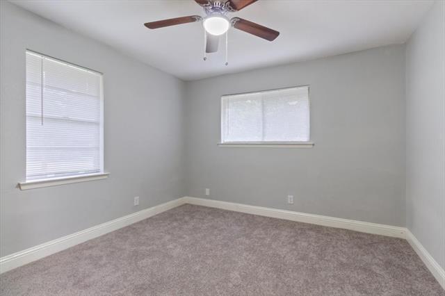 Building Photo - 100 Spinner Cir