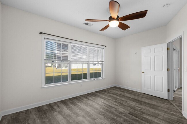 Building Photo - 155 Westhaven Dr