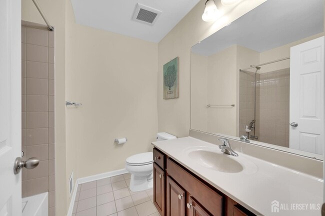 Building Photo - 304 Cambridge Dr