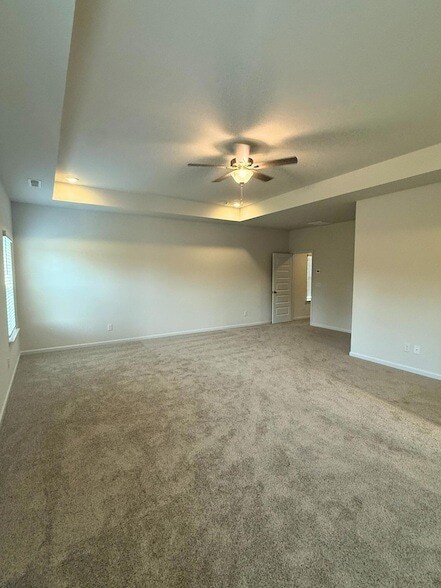 Building Photo - 11053 Valmont Ln