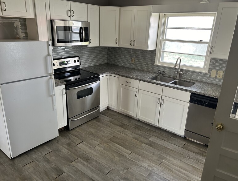 Granite countertops - 2232 Ousdahl Rd