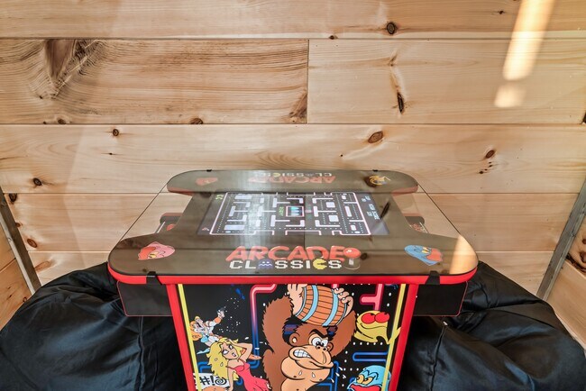 Building Photo - 2127 Eagle Feather Dr