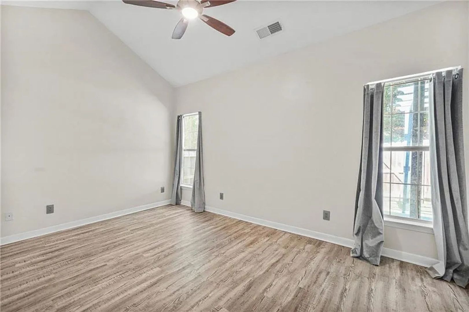 Building Photo - 1288 Gates Cir SE