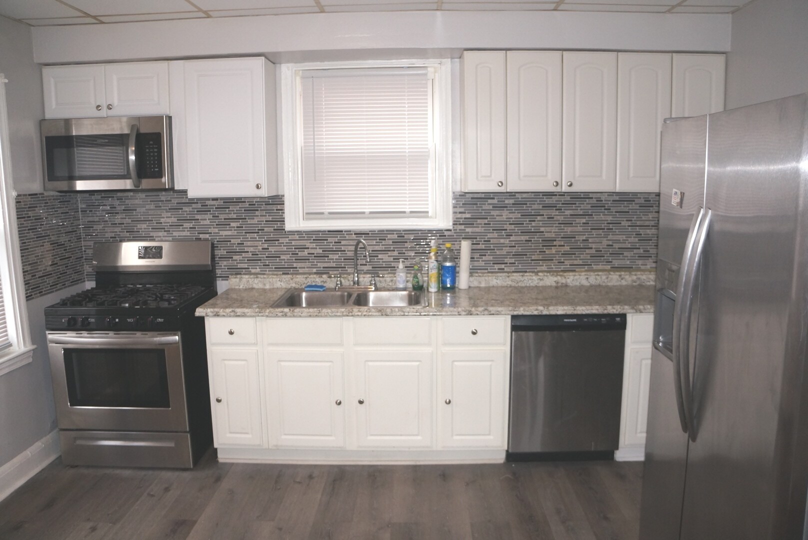Building Photo - 5633 Ready Ave