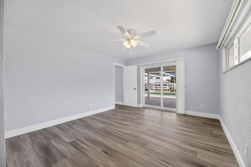 Building Photo - 6305 Cottonwood Ln
