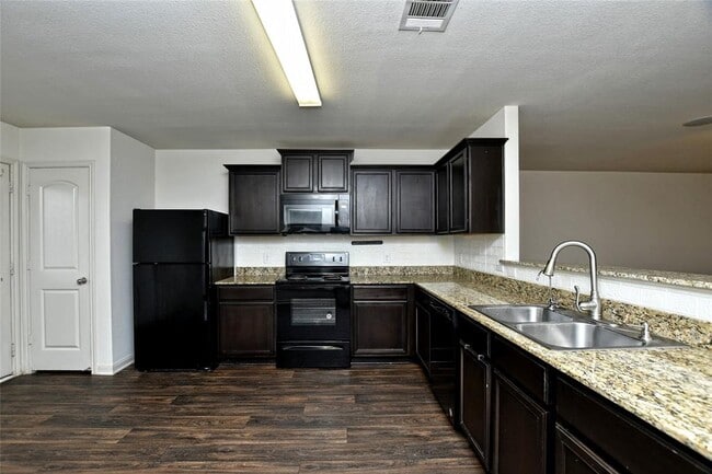 Building Photo - 104 Independence Ave