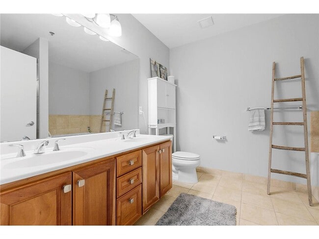 Building Photo - 929 Portland Ave