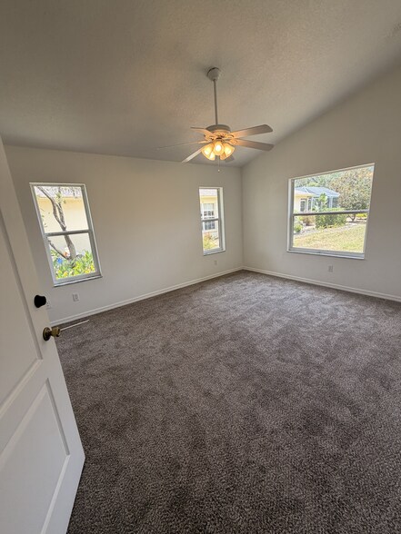 Building Photo - 13315 Golf Ridge Pl