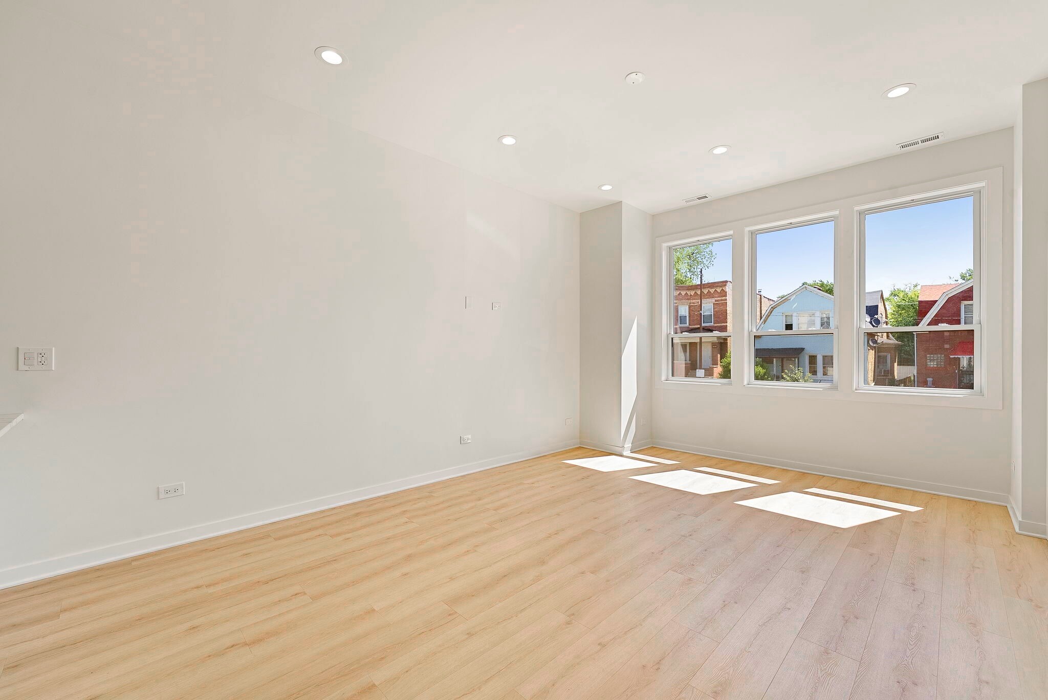 Building Photo - 521 N Lawndale Ave