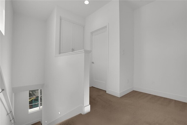 Building Photo - 140 Allusion