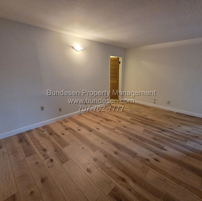 Building Photo - Beautifully updated 2015 Sq. Ft. Ranch-Style Home featuring 4BD/3BA| Brush Creek, Santa Rosa