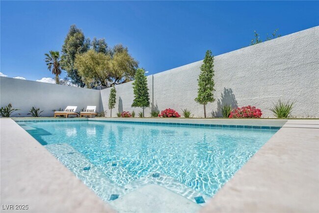 Building Photo - 10528 Garden Light Dr